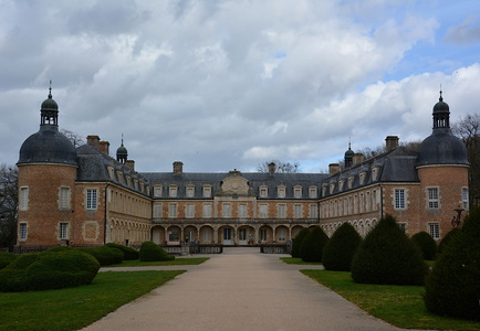 Château Pierre-de-Bresse Saône-et-Loire 03