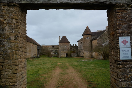 Château de Pontus-de-Tyard Saône-et-Loire 06