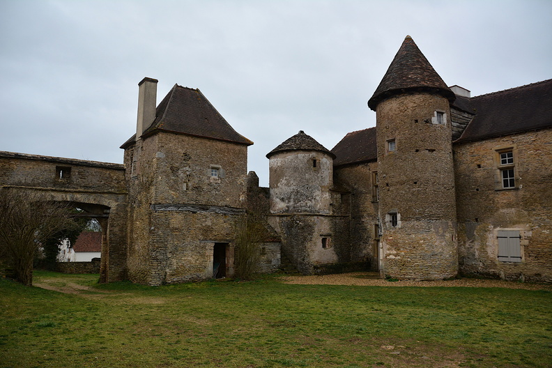 Château de Pontus-de-Tyard Saône-et-Loire_08.jpg