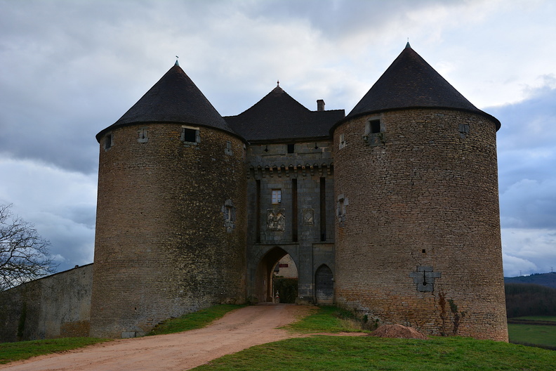 Château de Berzé-le-Châtel Saône-et-Loire_13.jpg