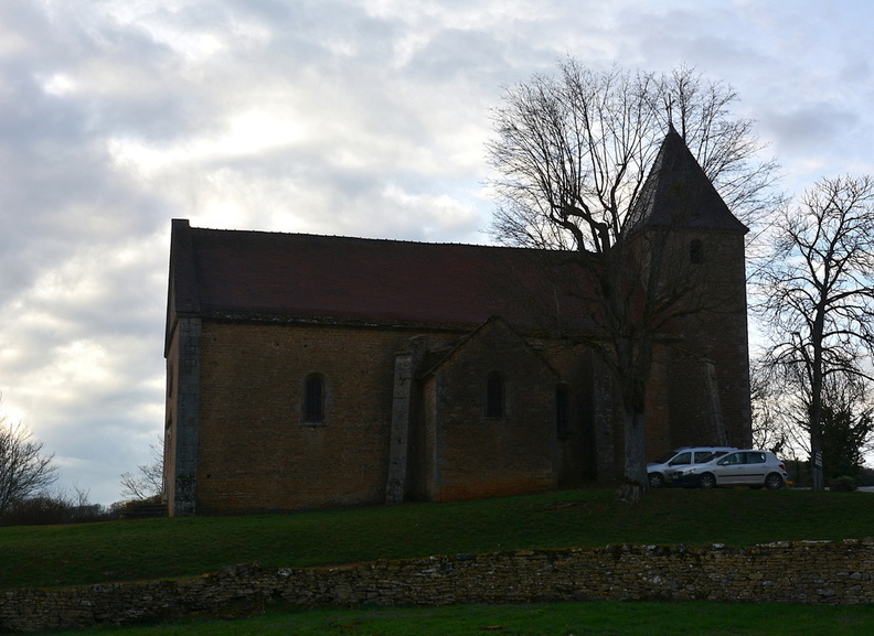 Eglise de Berzé-le-Châtel _02.jpg