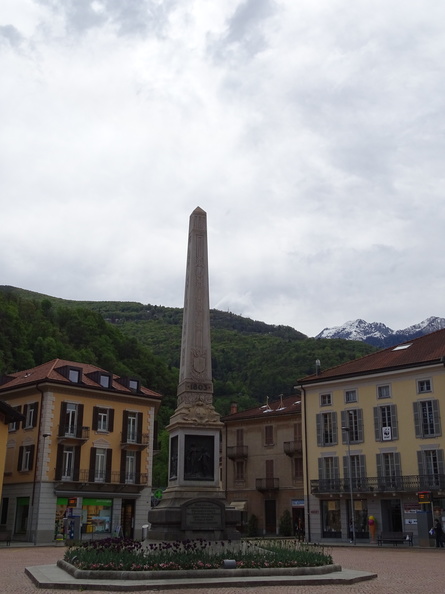  Monument de l'indépendance Bellinzone_03.jpg