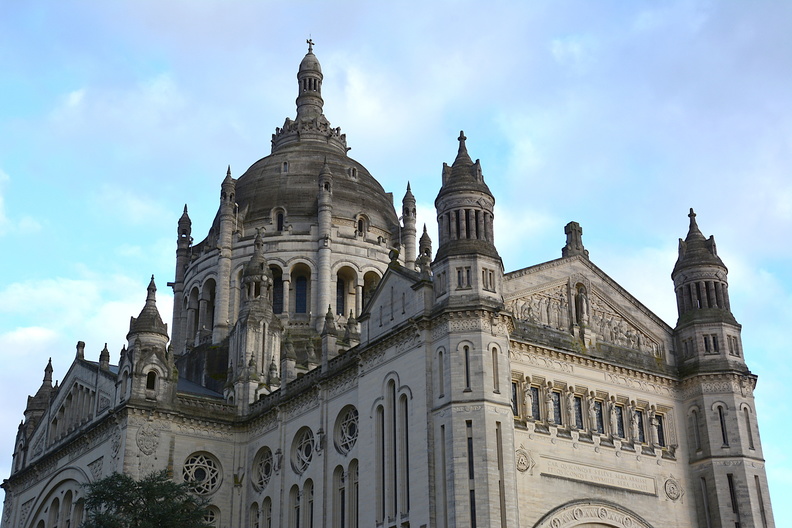 Lisieux Basilique Sainte-Thérèse _04.JPG