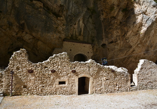 Abbaye de San Martino in Valle 03